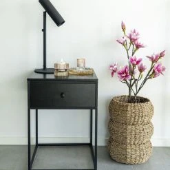 House Nordic Vita Yöpöytä 1-laatikolla Musta 11 House Nordic Vita Yöpöytä 1-laatikolla Musta -Veke Myymälä House nordic vita yopoyta 1 laatikolla musta miljoo