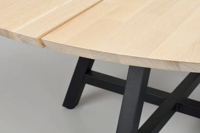 Rowico Carradale Pyöreä Ruokapöytä Ø 150 Cm Valkopesty/musta A-jaloilla 6 Rowico Carradale Pyöreä Ruokapöytä Ø 150 Cm Valkopesty/musta A-jaloilla - Image 4