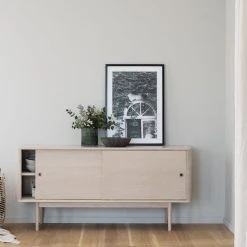 Rowico Dawsone Senkki 150 Valkopesty Tammi 10 Rowico Dawsone Senkki 150 Valkopesty Tammi -Veke Myymälä Rowico dawsone senkki 150 cm valkopesty tammi 5