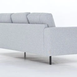 Veke Kairo 3-istuttava Sohva Vaaleanharmaa Hygge 80 -Veke Myymälä Veke Kairo 3 istuttava sohva vaaleanharmaa Hygge 80 8 0