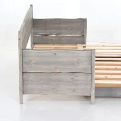 Veke Village Vuodesohvan Runko Ja Vuodevaatelaatikko Harmaa -Veke Myymälä Veke Village laveri vuodevaatelaatikko 3 istuttava harmaa