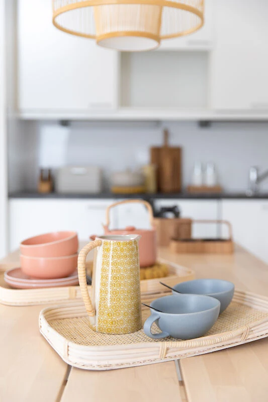 Veke Ahvo 4-hengen Ruokailuryhmä Penkeillä Lakattu Koivu 4 Veke Ahvo 4-hengen Ruokailuryhmä Penkeillä Lakattu Koivu - Image 2