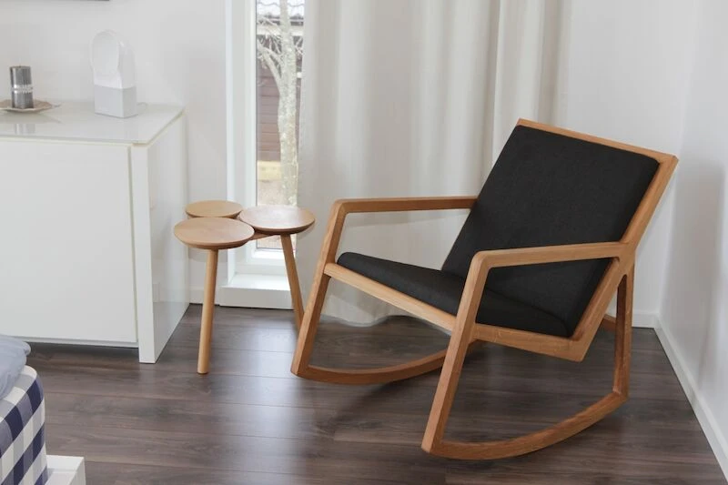 Eimi Lux Keinutuoli Tammi Lido 157 Fudge Pehmusteella 4 Eimi Lux Keinutuoli Tammi Lido 157 Fudge Pehmusteella - Image 2