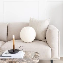 Veke Lampi Sohva 2,5-istuttava Hiekka Cinema 16, Jalka J-138 Musta -Veke Myymälä keko pallotyyny luonnonvalkoinen web 3