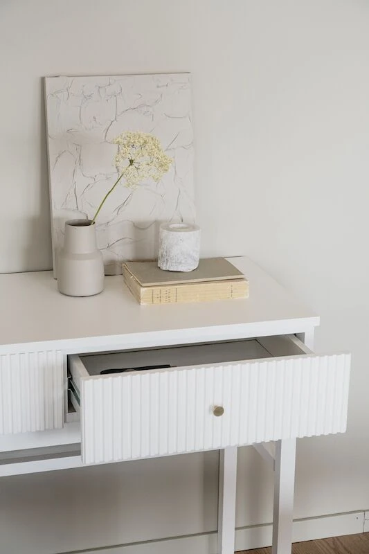 Rowico Lewiston Konsolipöytä 96 Valkoinen/valkoinen 6 Rowico Lewiston Konsolipöytä 96 Valkoinen/valkoinen - Image 4