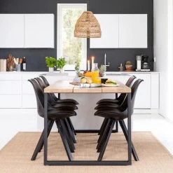 House Nordic Bergen Tuoli Musta, Mustilla Jaloilla