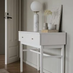 Rowico Lewiston Konsolipöytä 96 Valkoinen/valkoinen 12 Rowico Lewiston Konsolipöytä 96 Valkoinen/valkoinen -Veke Myymälä rowico lewiston konsolipoyta 96x40 valkoinen