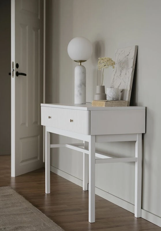 Rowico Lewiston Konsolipöytä 96 Valkoinen/valkoinen 7 Rowico Lewiston Konsolipöytä 96 Valkoinen/valkoinen - Image 5