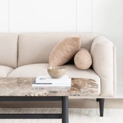 Veke Lampi Sohva 2,5-istuttava Hiekka Cinema 16, Jalka J-138 Musta -Veke Myymälä sammal putkityyny maitokahvi 15x45cm web 6