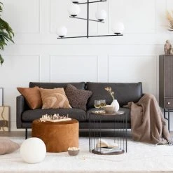 Rowico Clearbrook Kaappi Ruskea Tammi -Veke Myymälä scandic copenhagen 3 istuttava sohva musta web 1