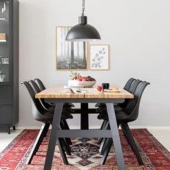 Veke Tuohi-Bergen 6-hengen Ruokailuryhmä Musta/lakattu Tammi -Veke Myymälä tuohi lankkupoyta 200x95 musta tammi bergen tuoli musta mustat jalat 1 web